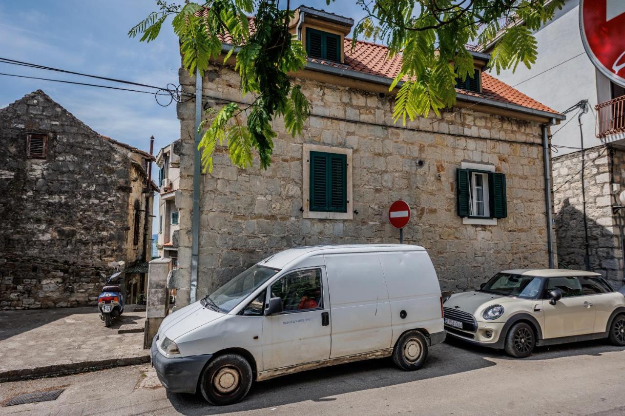 Apartments By The Sea Kastel Luksic, Kastela - 21921 Buitenkant foto